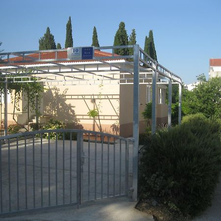 טרוגיר Apartments Radic מראה חיצוני תמונה