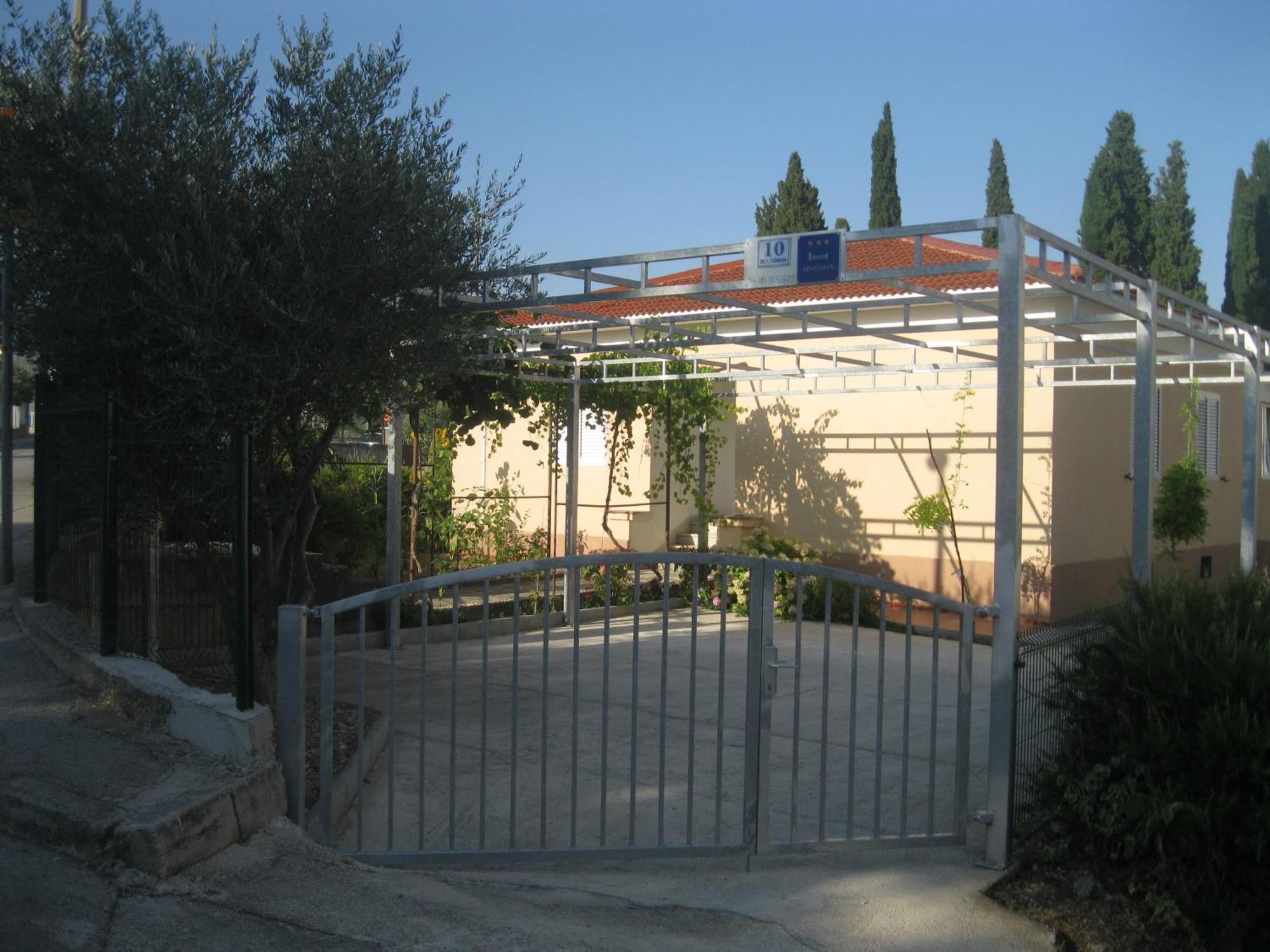 טרוגיר Apartments Radic מראה חיצוני תמונה